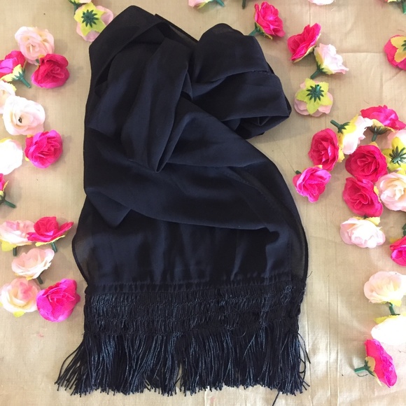 Trio of Fringed Scarves Lane Bryant - Picture 10 of 15